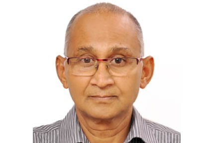 അമ്മ ചോദിക്കുന്നതൊന്നുമാത്രം: കവിത,ഡോ.അജയ് നാരായണൻ